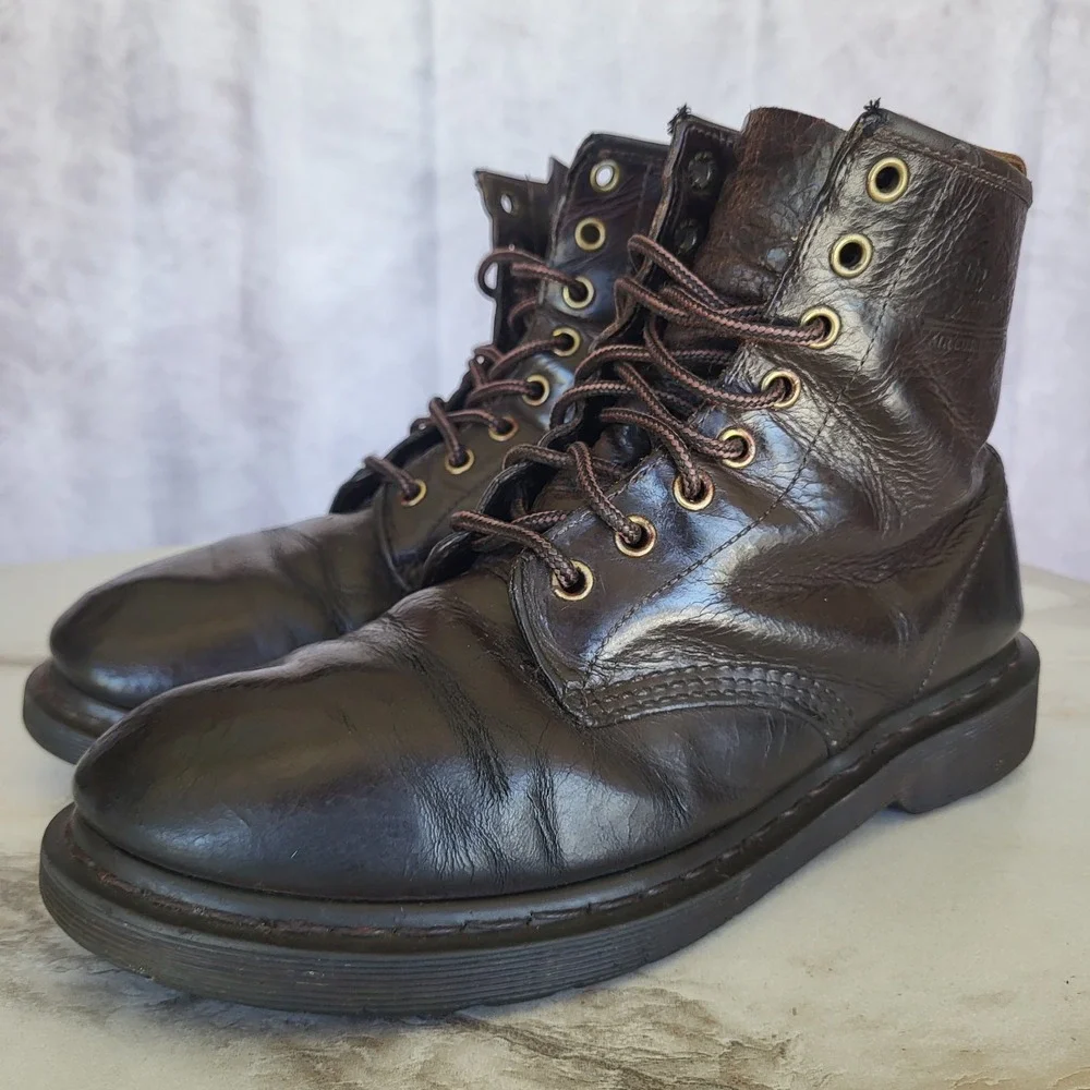 Dr. Martens 11822 Size 9 Men's Combat Biker Boots Brown Distressed